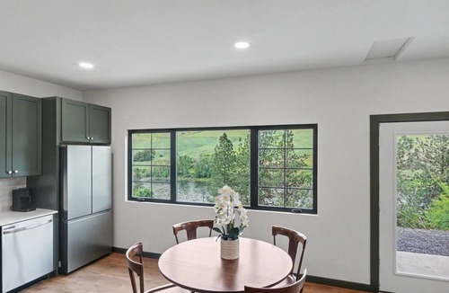 Ahsahka House | Newly built modern house with Clearwater River views