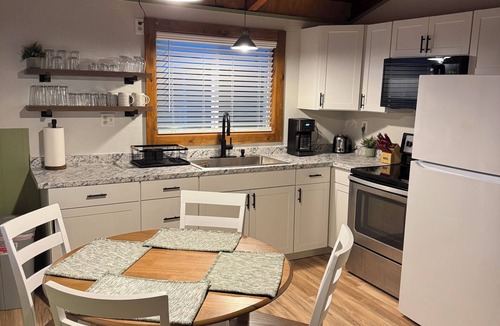 Fort Smith Cabin | Newly Remodeled Bighorn Mountain View Cabin