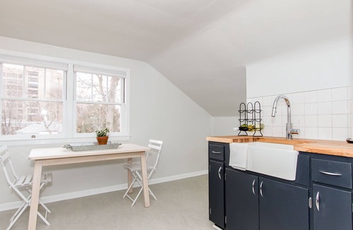 North End Apartment | Newly Remodeled Bungalow One Bedroom One Bath