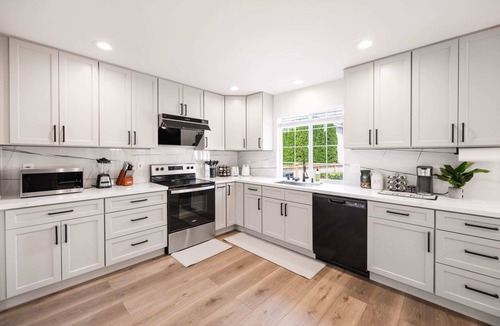 Renton House | Newly Remodeled Hilltop 4B 2.5B Retreat with Gym