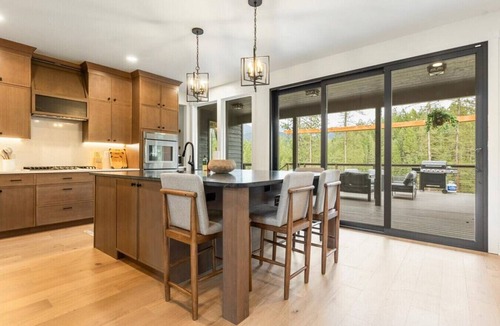 Kalispell House | Newly Remodeled Retreat w/Court + Views + Tub