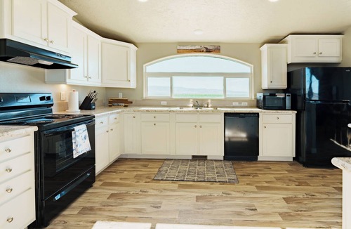 Cassia County House | Nice 3-bedroom house ,1 King 3 Queens and 2 Full Bath, with AC in Oakley