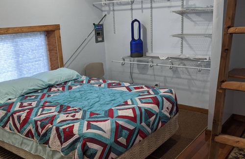 Thayne House | Nice apartment in shop with Indoor parking for toy trailers or vehicle.