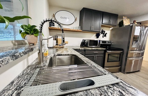 North Ogden Apartment | No Cleaning Fee Mountainside Luxury 3 bd sleeps 8