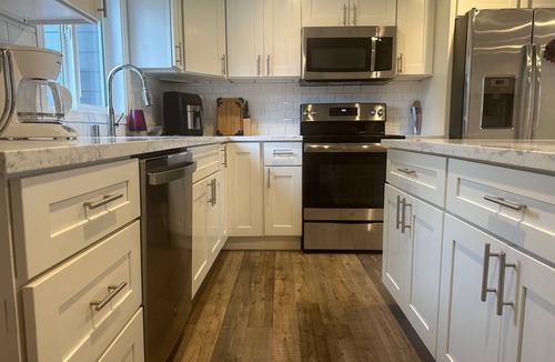 Shoreline House | Northside Seattle 4 bedrooms Comfort House-Easy Access I-5, Light Rail Station