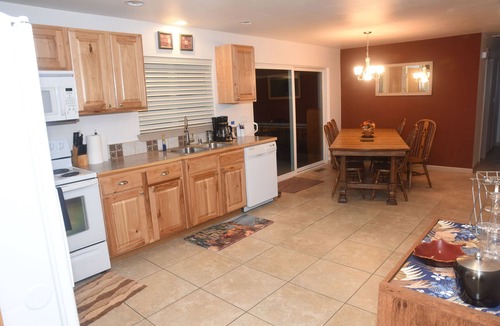 Cle Elum House | Northwest Pines Lodge near Lake Cle Elum! Great for large family gatherings.