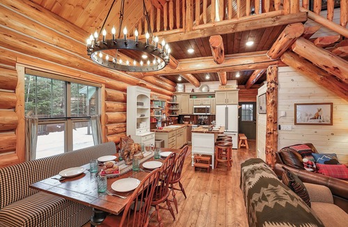 McCall Cabin | Nostalgic pet-friendly cabin near Ponderosa State Park and downtown McCall