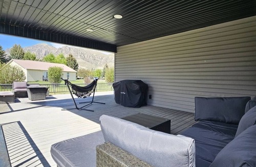 Arco House | Number Hill retreat, in town, near Craters of the Moon.