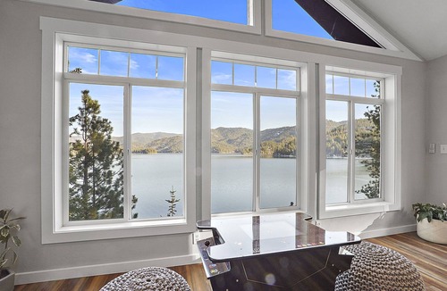 Clarksville Ski Chalet | Oasis at Hayde- waterfront, hot tub, 8 Min to Town, breathtaking views
