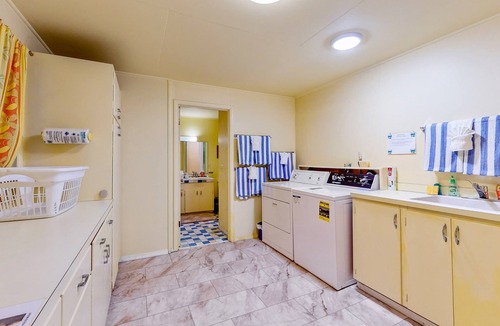Klipsan Beach House | Oceanfront charmer with wood fireplace, games, & scenic deck - dog-friendly