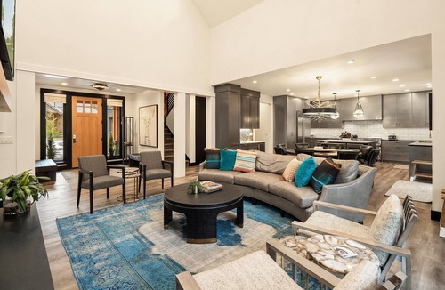 Cle Elum House | ​On 16th Fairway- 4 King Suites + Bunk Suite- Hot tub- Game Room- Dog Welcome