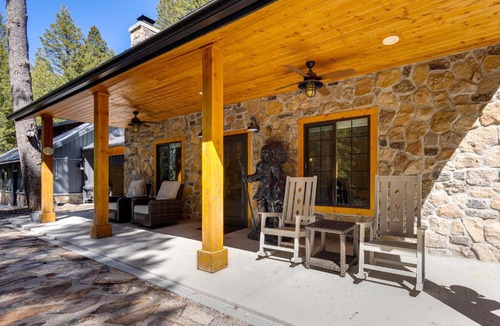 Lava Hot Springs House | On 5 Acres! Cabin w/Hot Tub in Lava Hot Springs