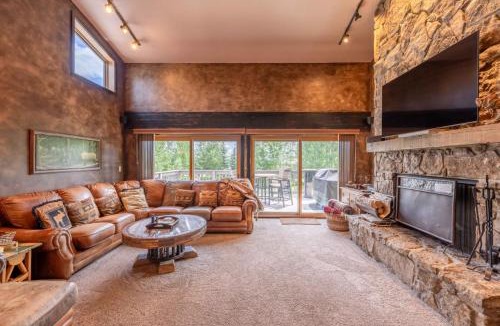 Teton Village House | Outdoor Pool, Private Sauna, 50yd to Moose Creek Lift, Flexible Bedding