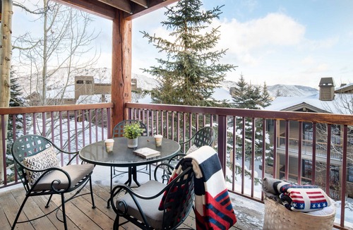 Jackson Condo | Outpost: Grand View 491A