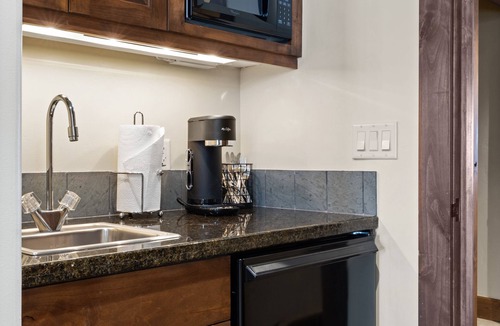 Jackson Condo | Outpost: Grand View 5020S - Close to Town