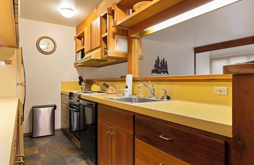 Moose Wilson Road Condo | Outpost: Larkspur 1212