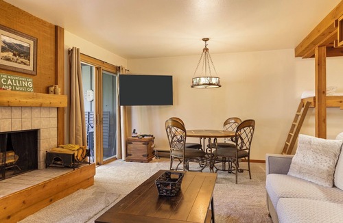 Moose Wilson Road Condo | Outpost: Larkspur 1212