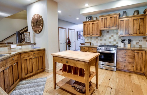 Park Meadows House | Park City Vacation Rental w/Hot Tub & Patio!