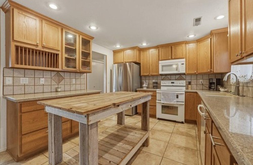 Mountain Home House | *Parking*Self Check-In*Full Kitchen*A/C*W/D