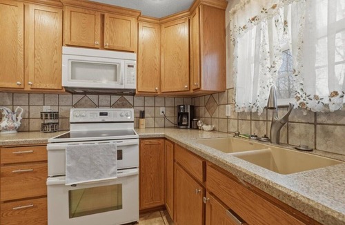 Mountain Home House | *Parking*Self Check-In*Full Kitchen*A/C*W/D