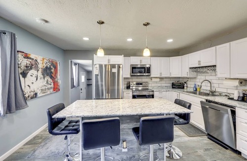 Clarkston House | Patio Bar & Fenced Yard! Snake River Retreat