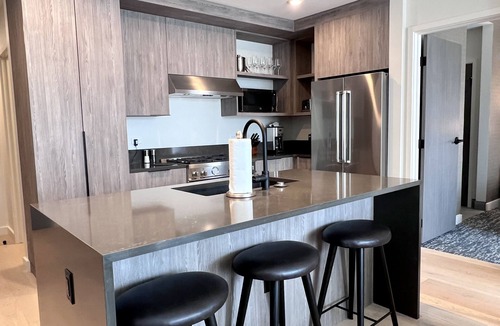 Park City Resort | Pendry Residence~New Onsite Gondola ~SKI-IN SKI-OUT~ROOF TOP POOL~2 Kings~3 Bath