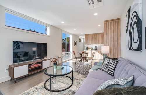 Fremont House | Perch - Dayton Dream: Cozy and Modern Home | Parking and City View