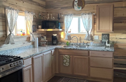 Ralston Cottage | Perfect 2-bedroom cottage in tranquil Powell with cozy charm