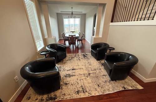 Everett House | Perfect 5-bedroom house in pleasant Marysville neighborhood