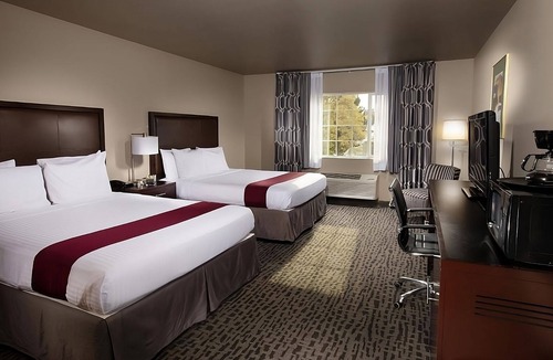 Pullman Hotel | Perfect For Getaway, Near WSU! Spacious Room w/Free Parking, Pool