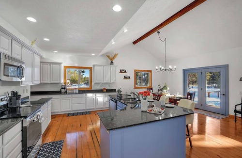 Donnelly House | Perfect home for groups near Lake Cascade, parking for trailers, 10 minutes to Tamarack