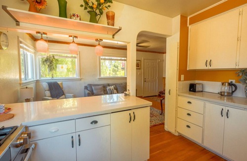 North End House | Pet Friendly Home with Hot Tub & Fenced Yard