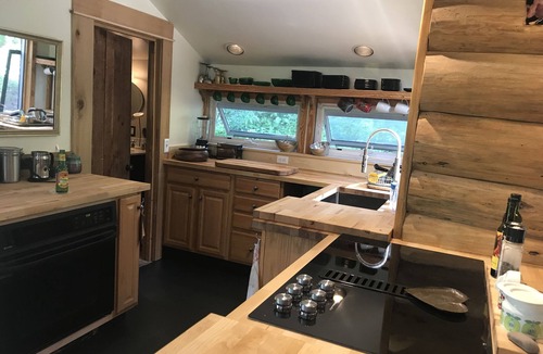 Sun Valley Cabin | Pet Friendly Quiet Cabin with Privacy, Hot Tub, and Backcountry Access.