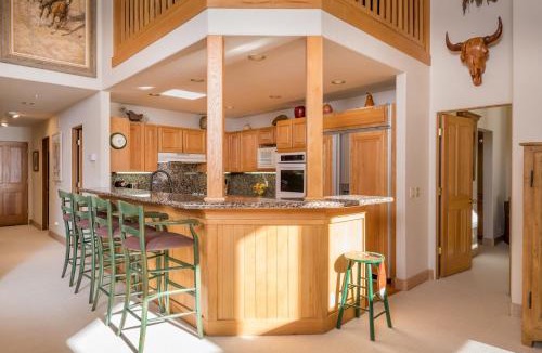 Warm Springs House | Pinnacle Townhome #9