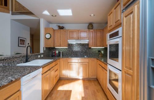 Warm Springs House | Pinnacle Townhome #9