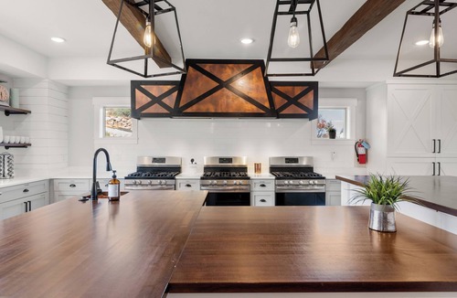 Garden City House | Pool Table, Treehouse, Indoor Pool, Lake View, Large Kitchen, Spacious Bedrooms