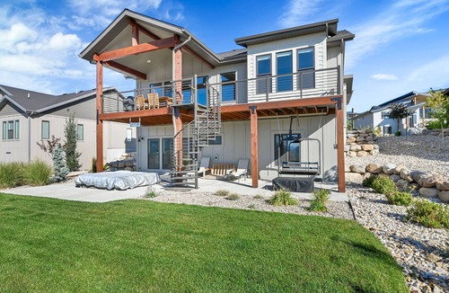 Wolf Creek House | Powder Mountain Retreat: Hot Tub, Golf, Stunning Views