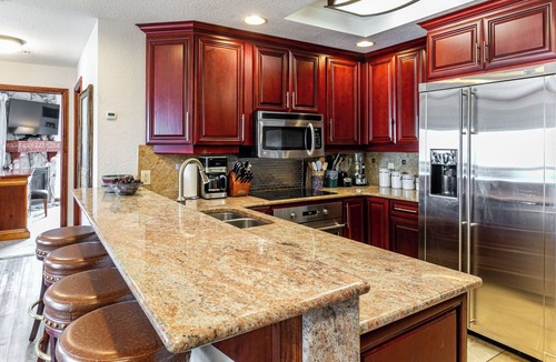 Park City Condo | PRESIDENTIAL SUITE; 4 King BR/Bath; Ski I/O; 1395nt Weekly/1550nt daily, HTub