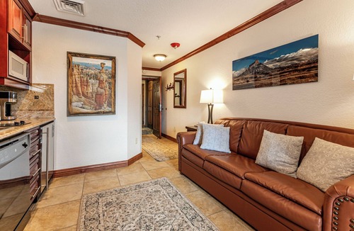 Park City Condo | PRESIDENTIAL SUITE; 4 King BR/Bath; Ski I/O; 1395nt Weekly/1550nt daily, HTub