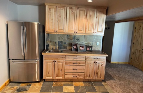 Harbor Village Cabin | Pristine 5 Bedroom 3 Bath Cabin 200yds to the Water! Complete privacy!