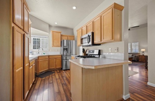 Nampa House | *Private Balcony*5Min>NNU*Backyard*King*Parking*W/D