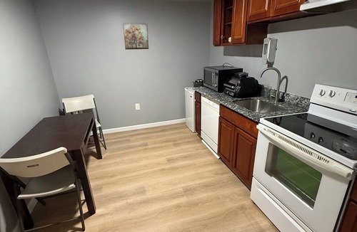 Wilburton Condo | Private Bellevue Retreat | Monthly Stays | Near Microsoft & Downtown