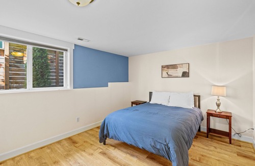 Green Lake House | Private Garden Retreat w/Patio & Entry