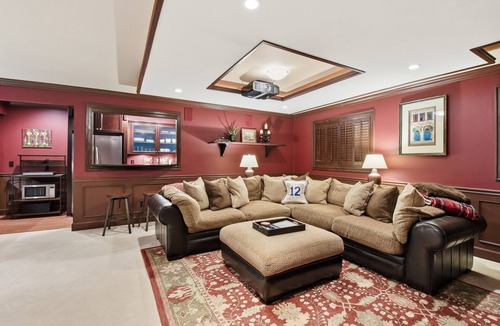 Market House | Private Guest Suite in Beautiful Kirkland, West of Market neighborhood.