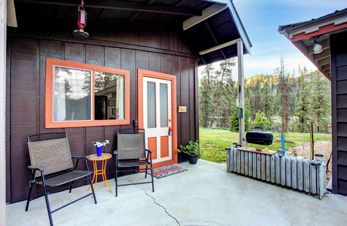 Garden Valley House | Private Hot Spring, Perfect for Couples, No Shared Spaces, 1 Hour North of Boise