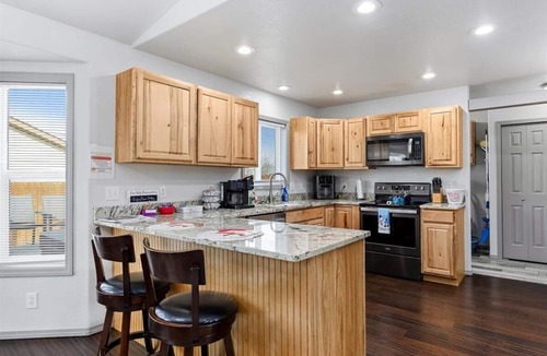 Twin Falls House | Private Hot Tub Remodeled Peaceful Retreat