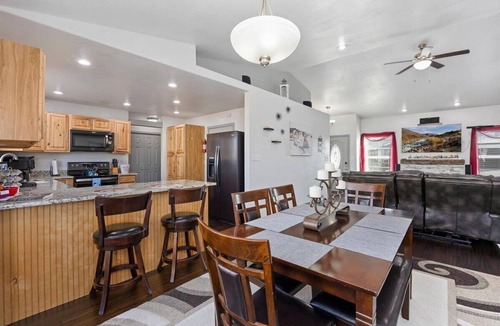 Twin Falls House | Private Hot Tub Remodeled Peaceful Retreat
