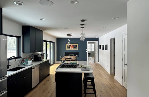 Bellevue House | Private Luxurious 3BR Bellevue Retreat with Hot Tub & Game Room Near River
