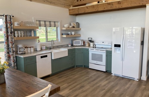 St. Charles Cabin | Private Sauna , Firepit, BBQ, Bear Lake Views