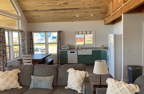 St. Charles Cabin | Private Sauna , Firepit, BBQ, Bear Lake Views